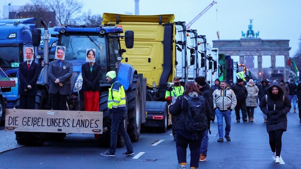 В Берлине в проходит крупнейшая забастовка фермеров у Бранденбургских ворот