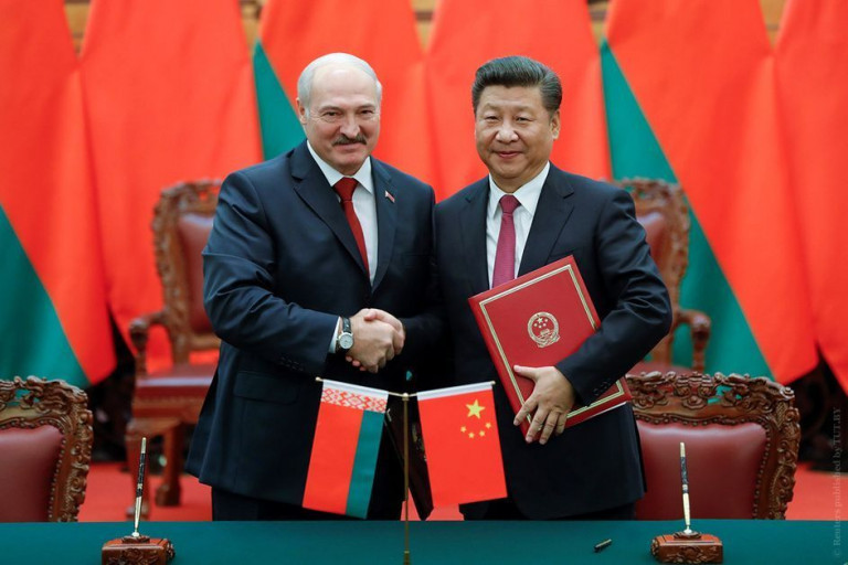 Руководители Белоруссии и Китайской Народной Республики Александр Лукашенко и Си Цзиньпин