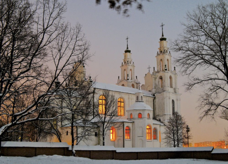 На заглавном фото: Софийский собор в Полоцке