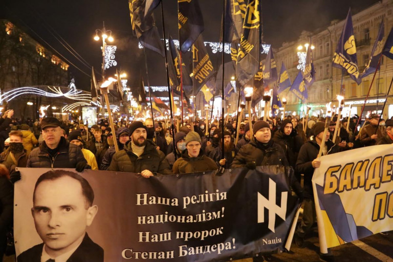 На заглавном фото: Один из многочисленных неонацистских маршей на Украине