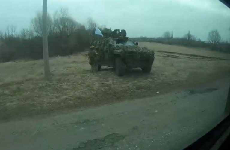 На заглавном фото: Румынские наёмники вторглись на российскую территорию со стороны Украины под чужим флагом...