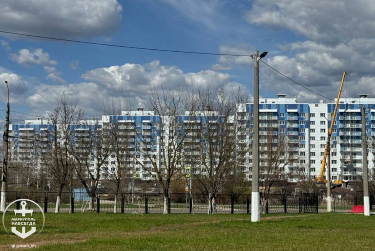 На заглавном фото: В Мариуполе построили ещё три многоэтажки с 270 компенсационными квартирами