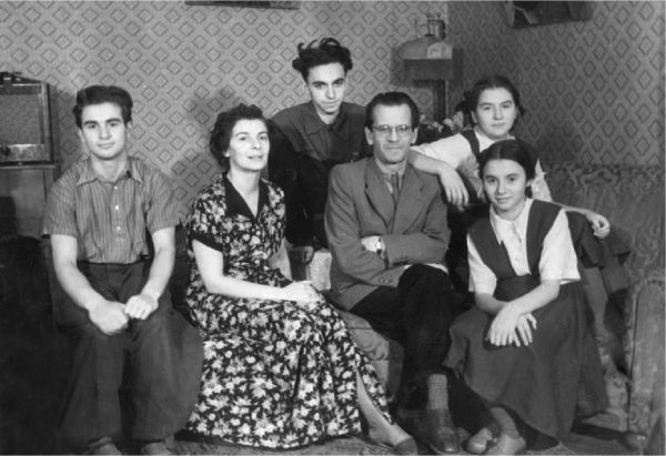 Семья Лебедевых в 50-е годы