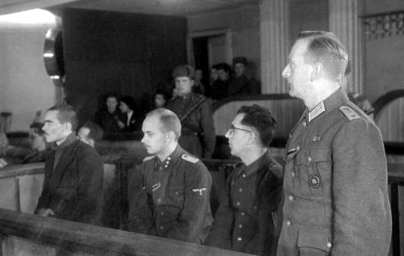 Подсудимые гитлеровцы на процессе в Харькове