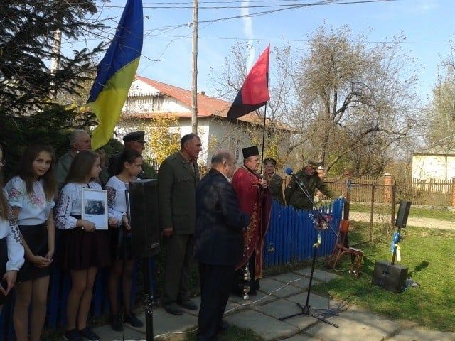 Митинг в Старом Угринове в честь столетия со дня рождения убийцы евреев Оленюка