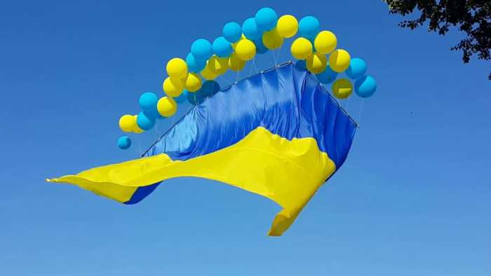 Министр-гиперлупер Омелян увидел украинский флаг над Владивостоком