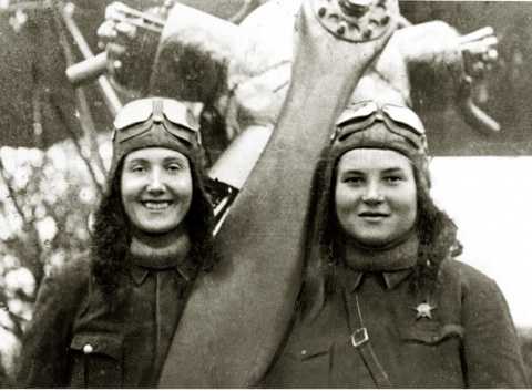 Экипаж Татьяны Макаровой и Веры Белик. Погибли в 1944 году в Польше