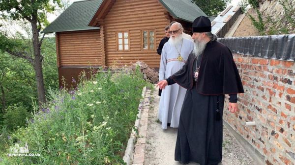 Визит Одесского митрополита в Святогорскую Лавру