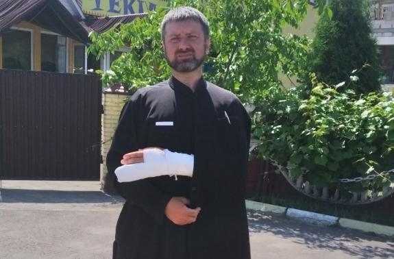 Избитый священник Димитрий Ковальчук