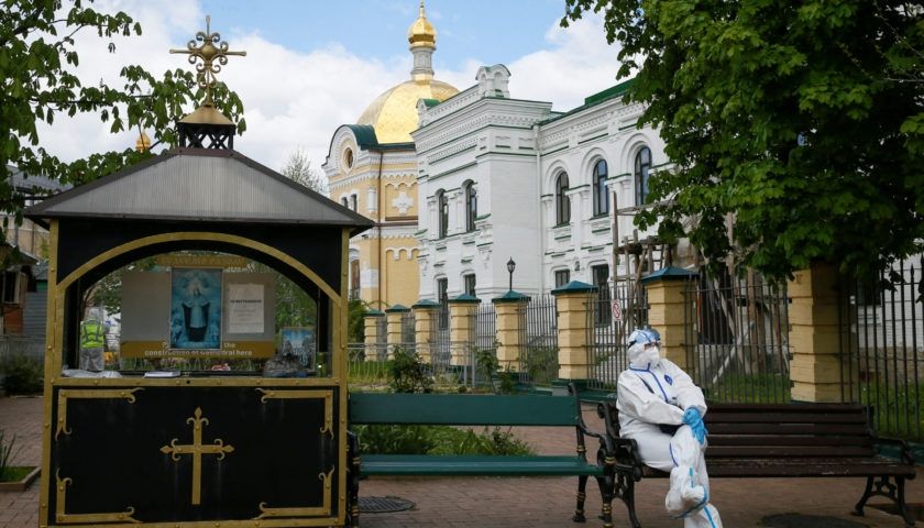 Националисты требуют отобрать Киево-Печерскую Лавру у УПЦ МП якобы за нарушение карантина
