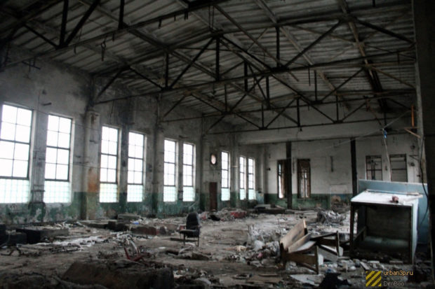 Руины завода по выпуску кислорода