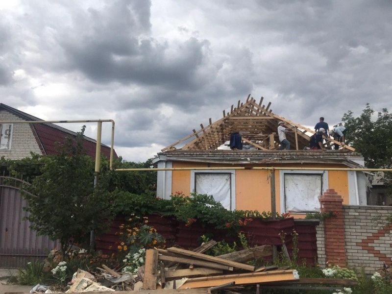 Восстановление разрушенных домов в посёлке Весёлое. 