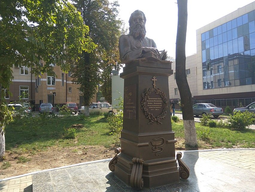 Памятник Святителю Луке (Войно-Ясенецкому) – подарок дончанам от автора проекта «Аллея Российской Славы»