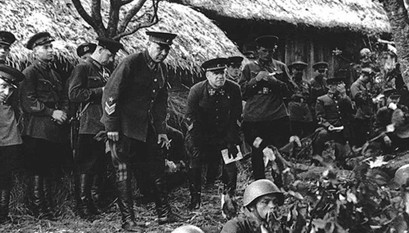 Нарком С.К.Тимошенко и Г.К. Жуков на учениях КОВО в 1940 году