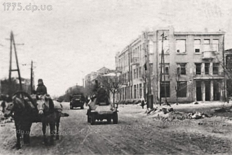 Проспект Карла Маркса после освобождения  Февраль 1944 года. Автор фото Озерский И.