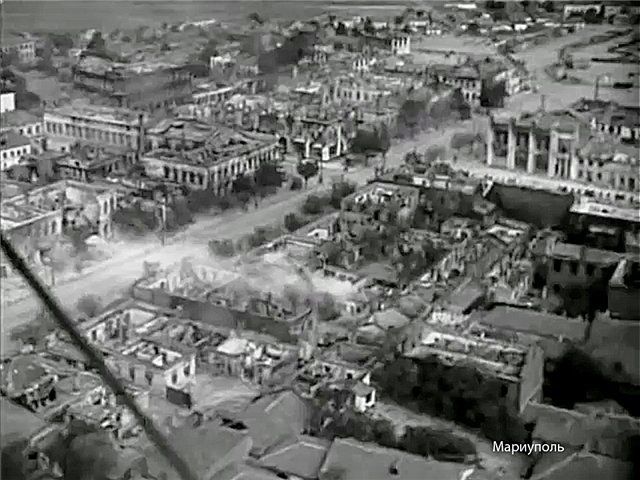 Сгоревший центр Мариуполя. Кадр кинохроники 1943 г.
