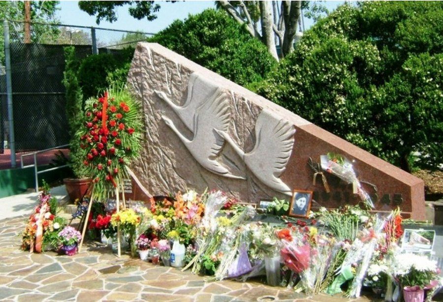 Памятник в Лос-Анджелесе в честь советских воинов, погибших во время Великой Отечественной войны, открыт 8 мая 2005 г.