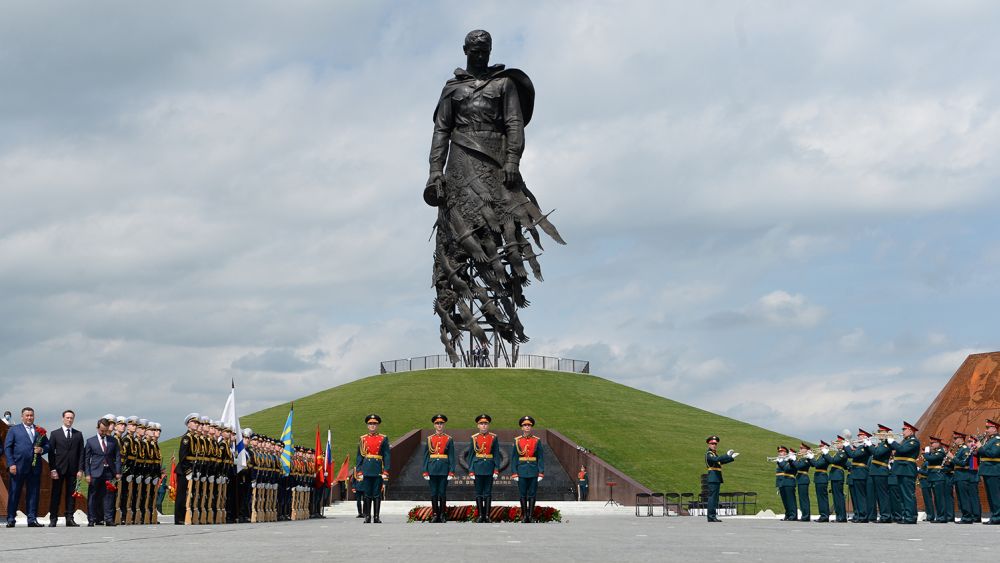 Открытие мемориала во Ржеве. Фото Г. Сысоева