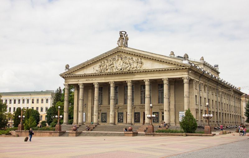 Тернопольский драмтеатр, построенный в советское время