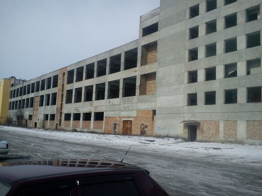 Разрушенное незалежностью здание тернопольского завода радиотехнической аппаратуры «Орион»