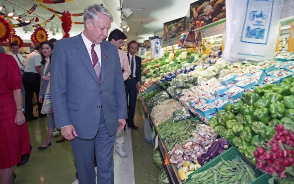 Борис Ельцин в одном из американских супермаркетов, 1989 год
