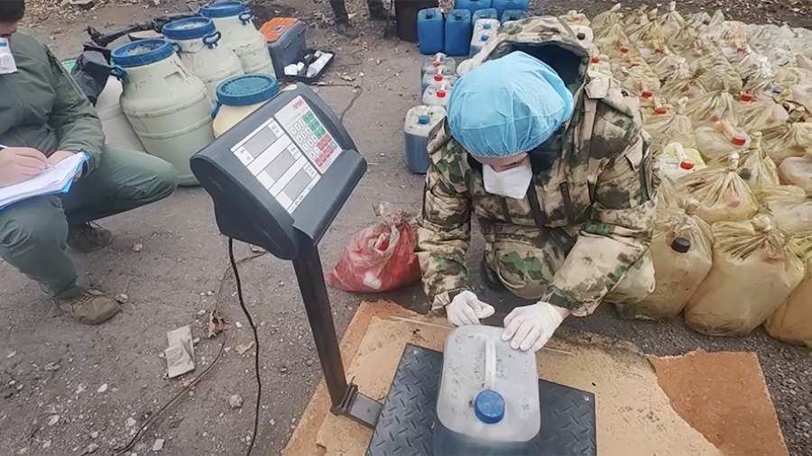 Тайник украинской армии с ингредиентами для приготовления наркотиков, обнаруженный в ноябре 2024 года в Мариуполе