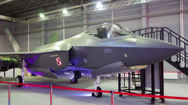 F-35A Lightning II с опознавательными знаками ВВС Польши