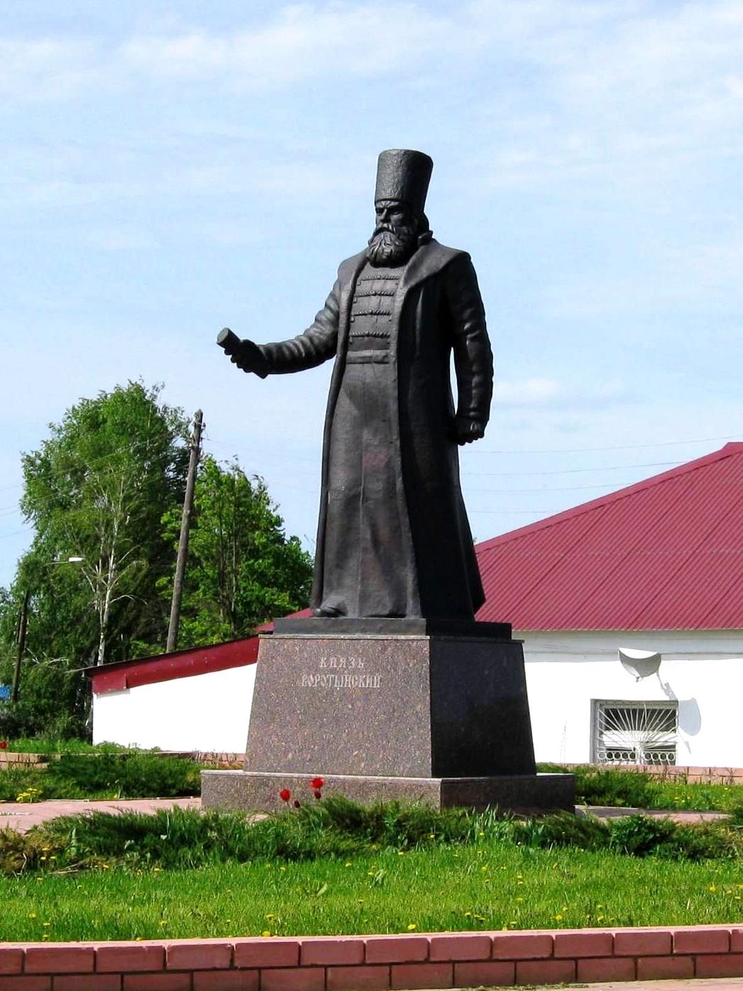 Памятник князю Михаилу Воротынскому, установленный в посёлке Воротынец Нижегородской области