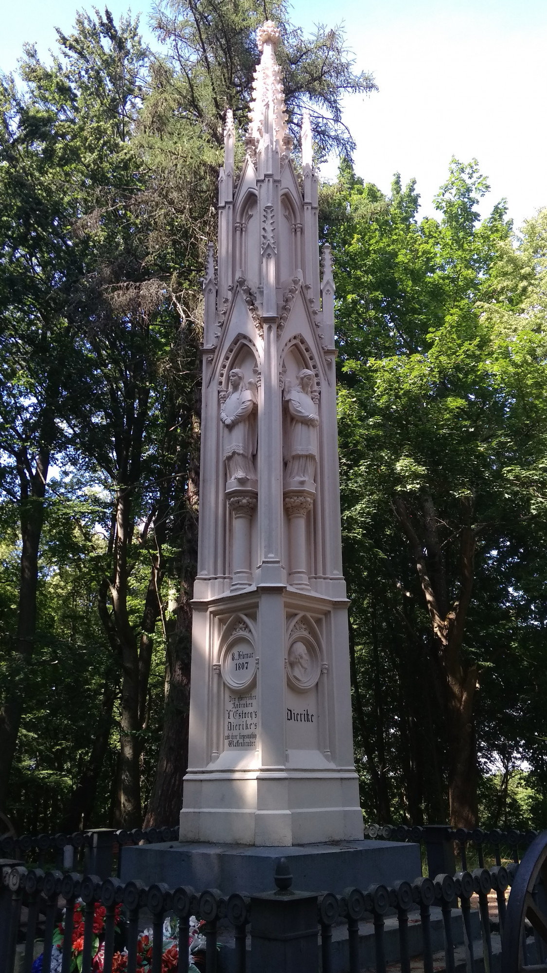 Памятник в честь сражения при Прейсиш-Эйлау. Архитектор Ф.А. Штюлер