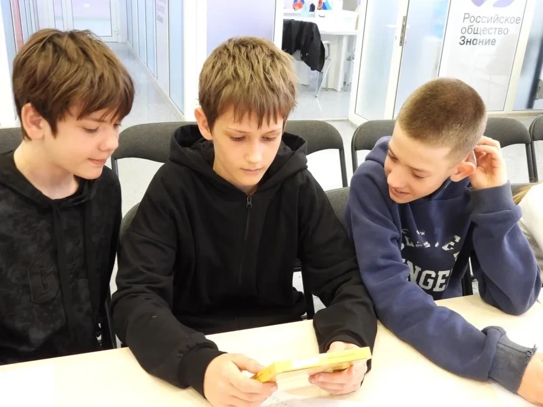 В  светлый праздник Пасхи в Алчевске провели увлекательную викторину для молодёжи