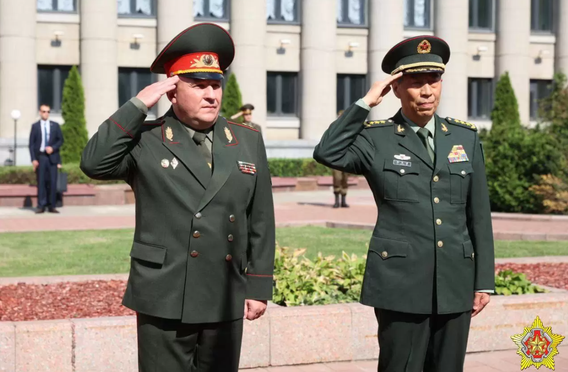 Главы оборонных ведомств Белоруссии и Китая встретились в центре Минска. Источник: Минобороны