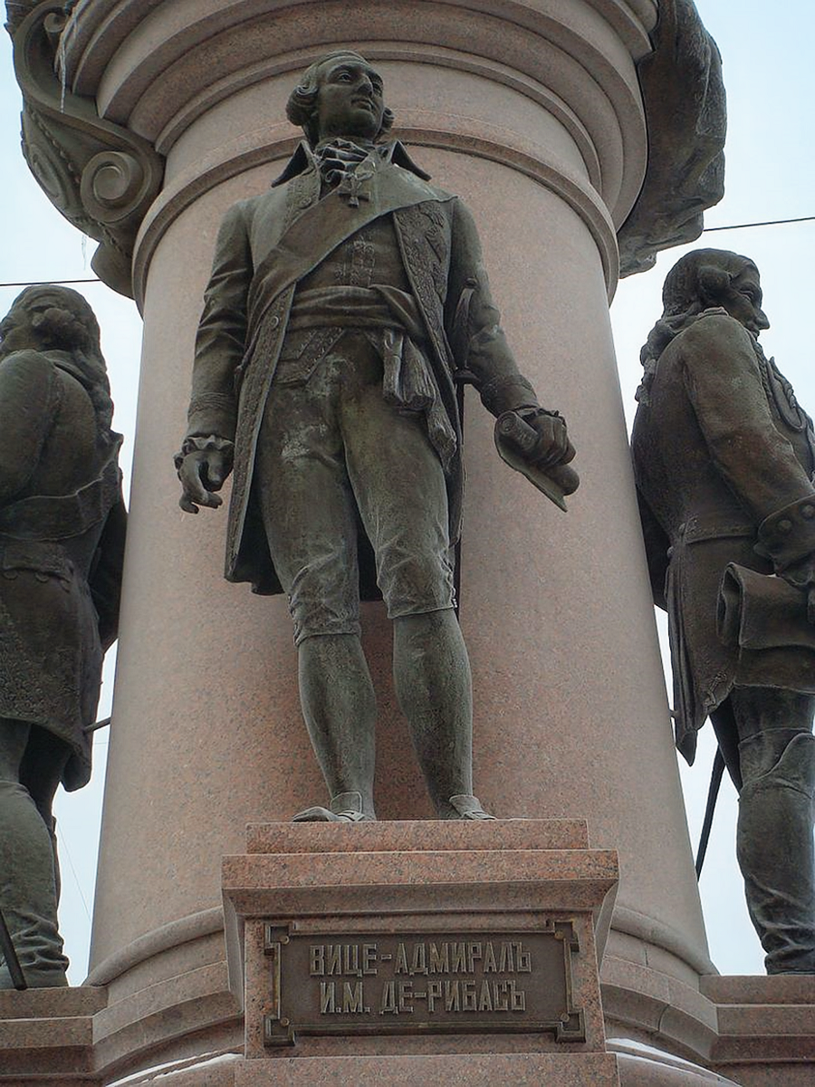Скульптура Дерибаса на композиции памятника Екатерине II