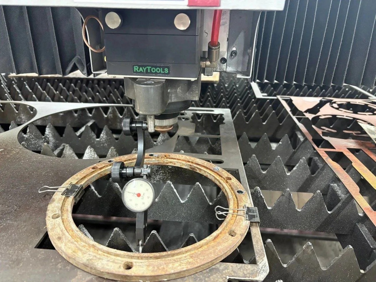 Студенты ДонГТУ разработали специальные устройства для настройки лазерного оборудования