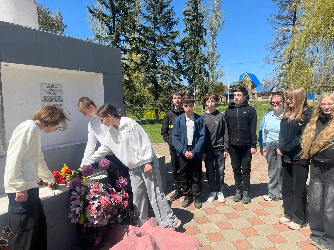 Мероприятия, проведённые в библиотеке Углегорска накануне Дня Победы