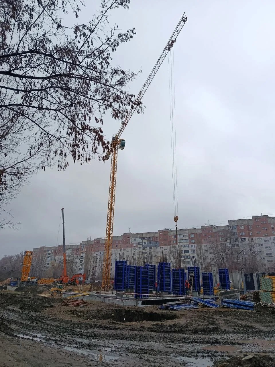 Строительство жилого комплекса в Луганске