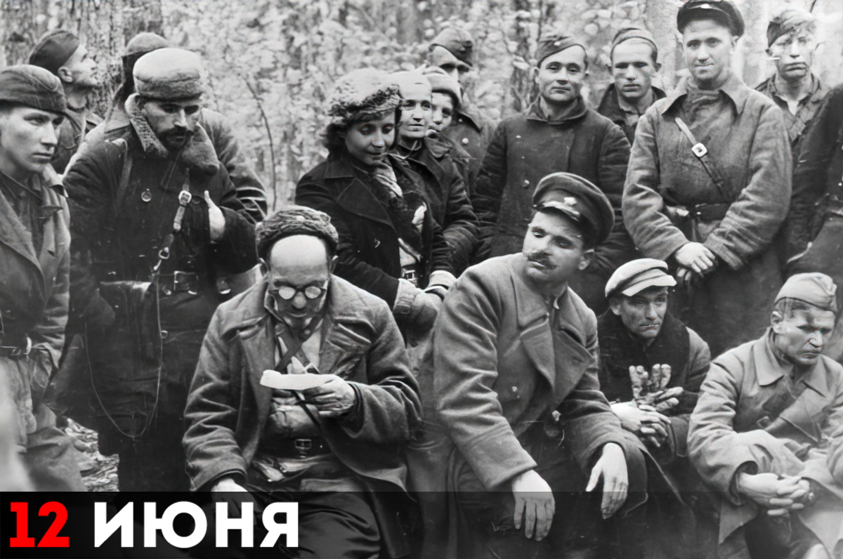 Сидор Ковпак среди партизан во время рейда