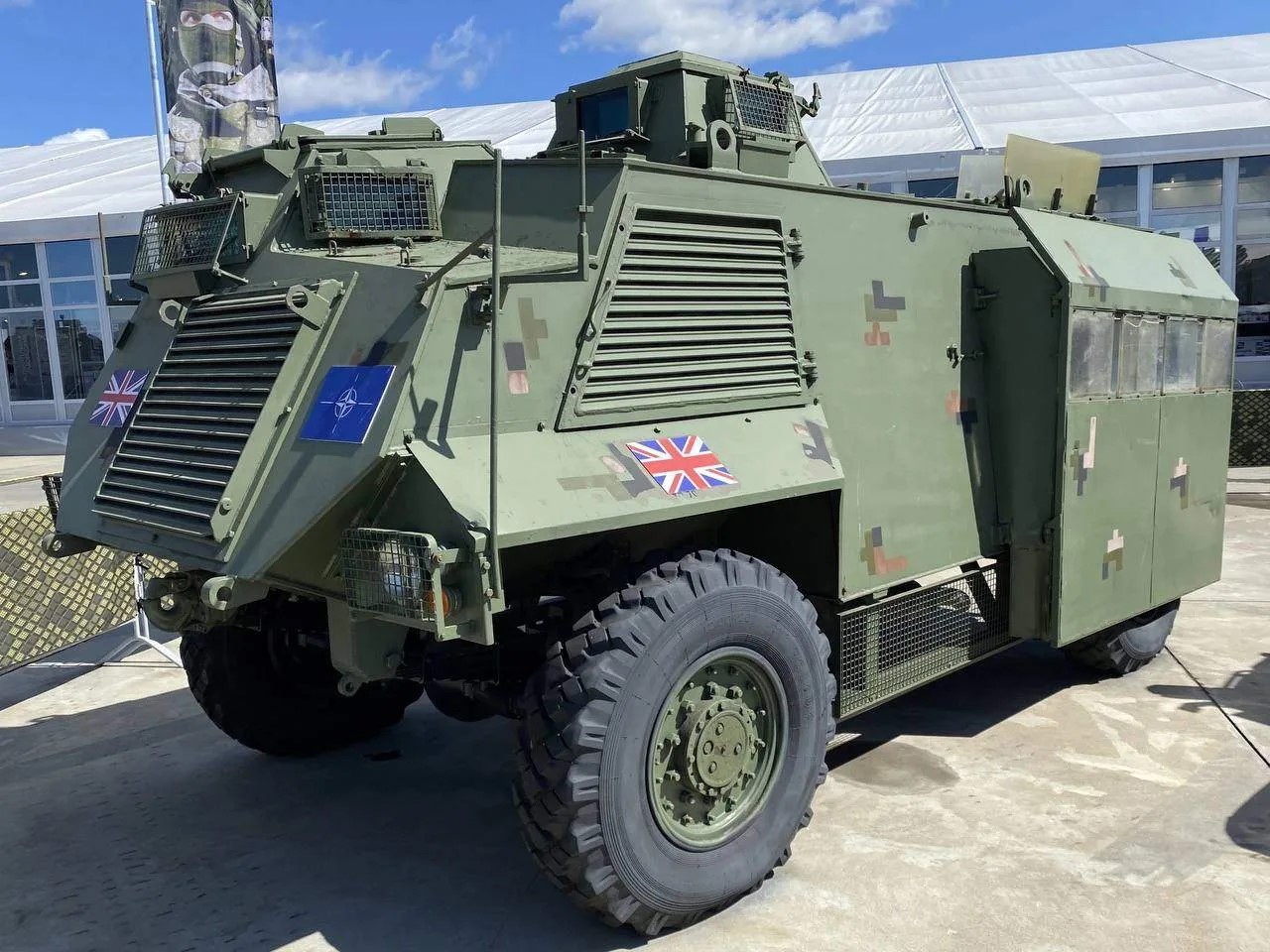 Британский БТР AT-105 Saxon на выставке трофейной техники "Армия-2024" / «Военный осведомитель»