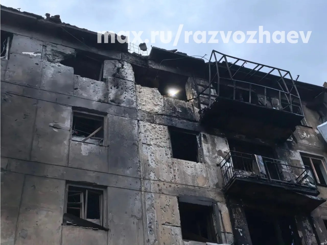 Последствия атаки ВСУ по дому на улице Героев Подводников в Севастополе, фото из канала Михаила Развожаева