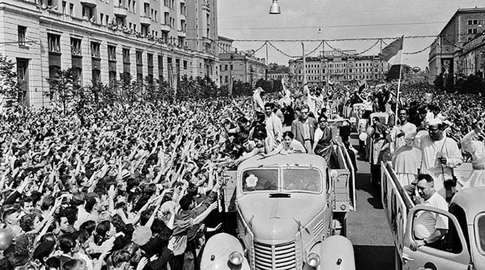  VI Всемирный фестиваль молодёжи и студентов в Москве. 1957 год. Вот это была массовка!