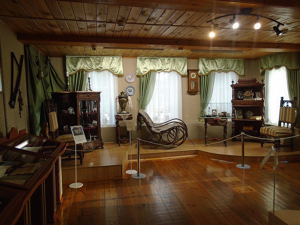 Интерьер гостиной музея-усадьбы Н.А. Дуровой в Елабуге. Всё, как было при ней