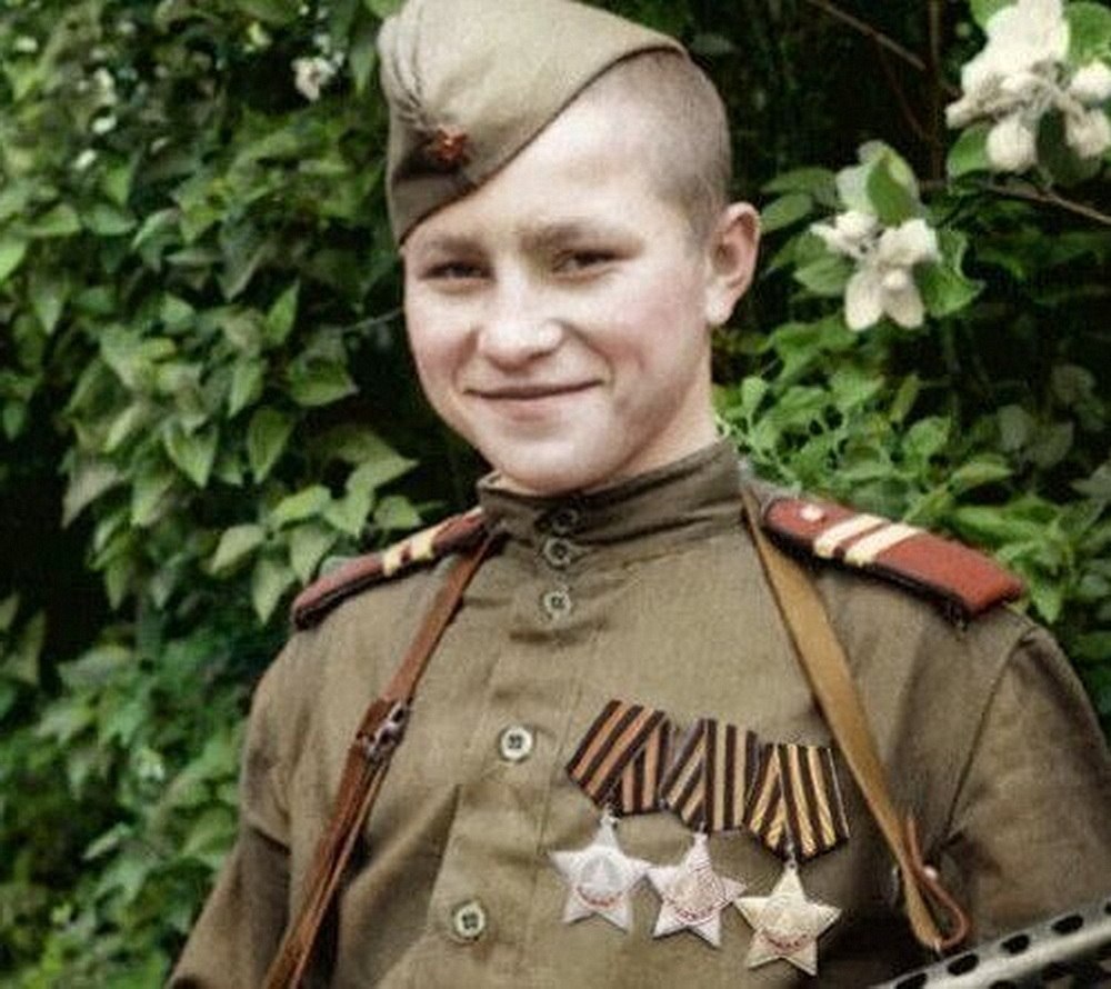 Самый юный из полных кавалеров ордена славы младший сержант Иван Кузнецов 