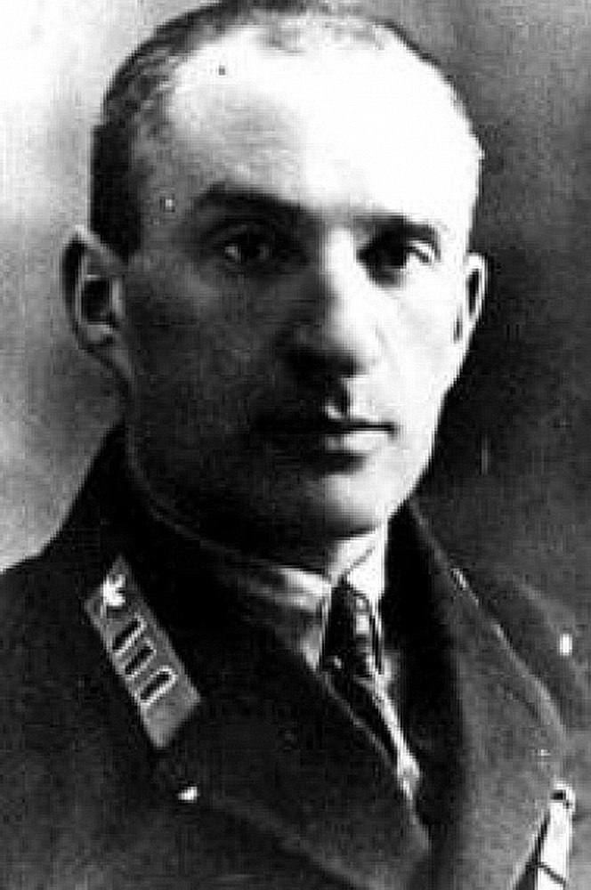 Лев Маневич в форме лётчика ВВС РККА