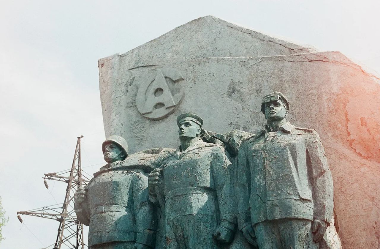 ак "заботились" о памятнике азовстальцам во времена украинской самостийности новые хозяева "Азовстали"