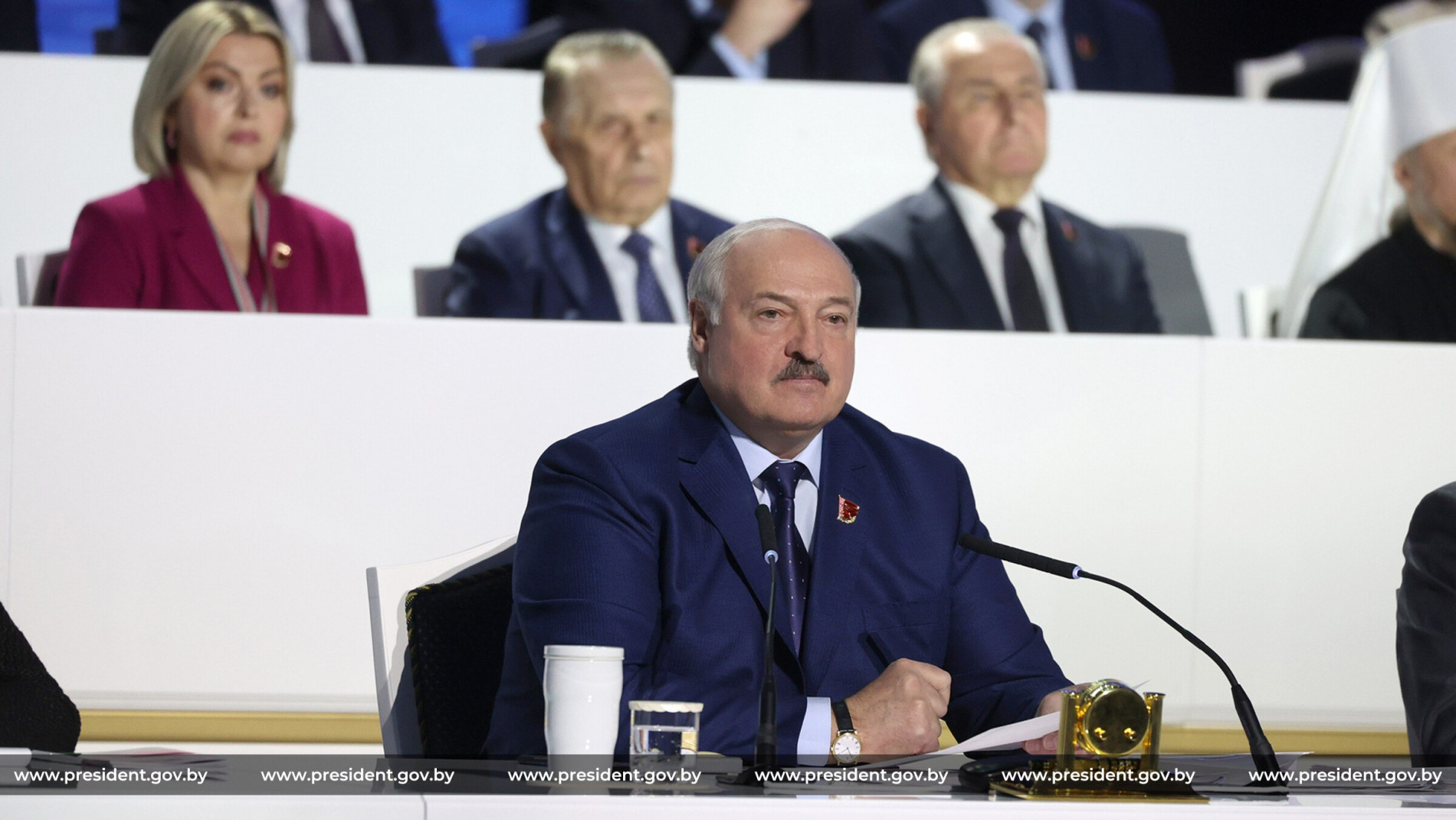 Лукашенко на первом конституционном ВНС пока не подтвердил планов баллотироваться на пост президента в 2025 году, но и не исключил такого варианта. Источник: president.gov.by