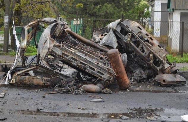 Удар ВФУ по колонне гражданских автомобилей на КПП Еленовка в 2016 году убил нерождённого ребёнка и его мать. В Киеве тогда отчитались об атаке на «российские террористические войска», хотя точно знали, что бьют по гражданским 