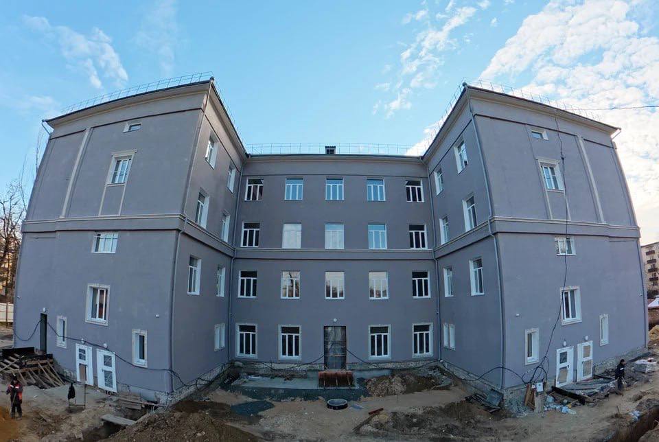 Восстановленый Дом детского и юношеского творчества в Мариуполе