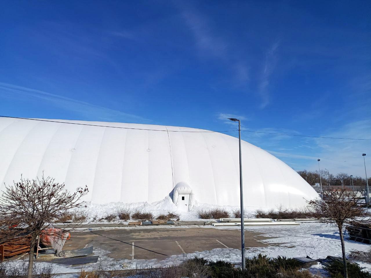 Построенный ледовый комплекс в Мариуполе