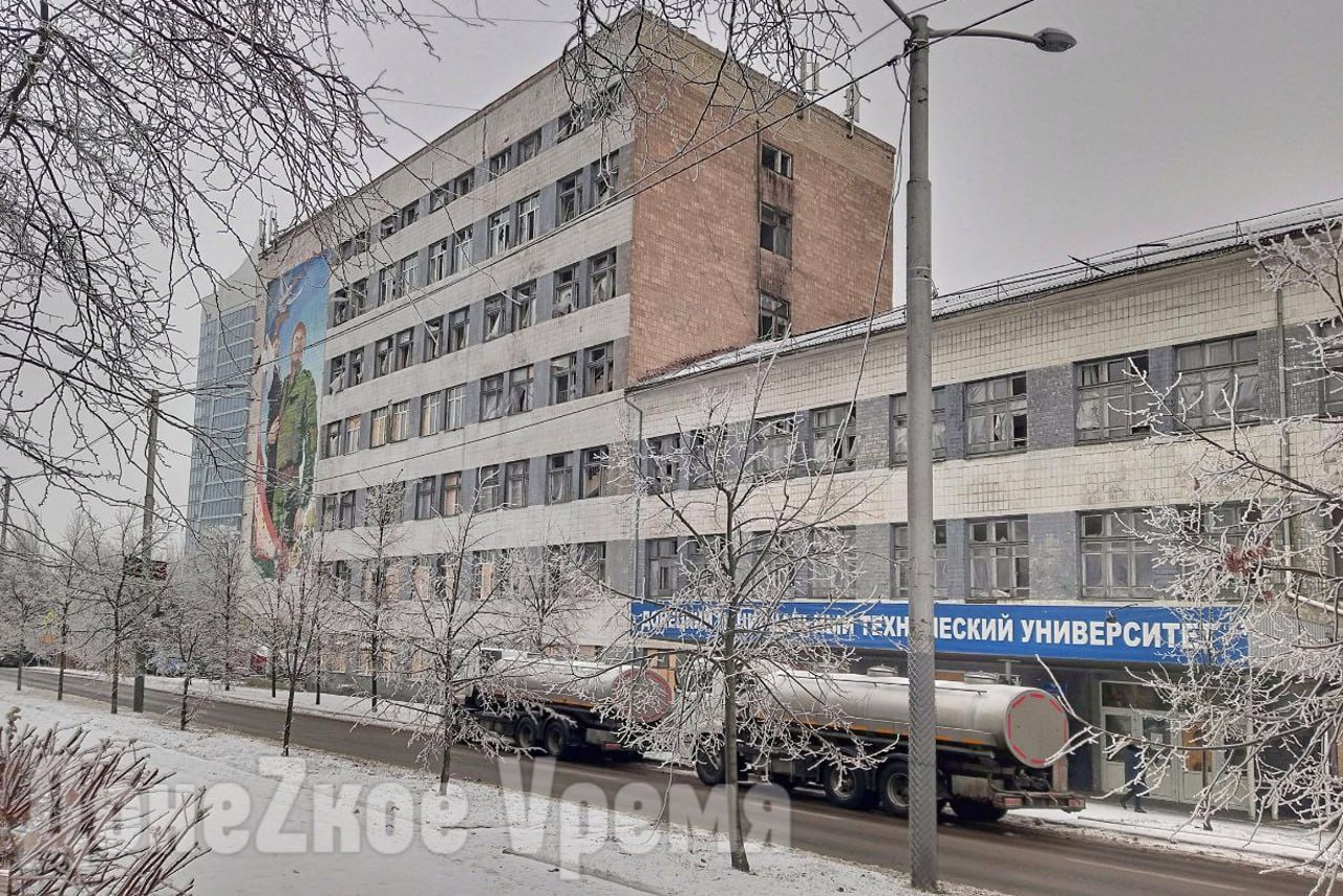 Здание донецкого национального технического университета и архитектурный вид нового здания