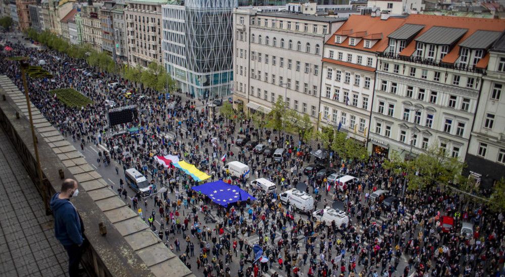 «Прапорная перемога» на акции в Праге