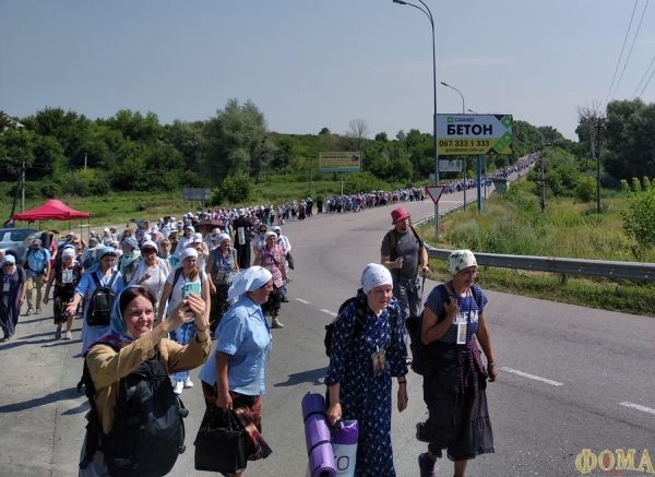 Крестный ход с иконой Пресвятой Богородицы «Призри на смирение»